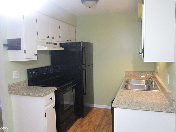 2nd image of 1637 S Riverside Ave