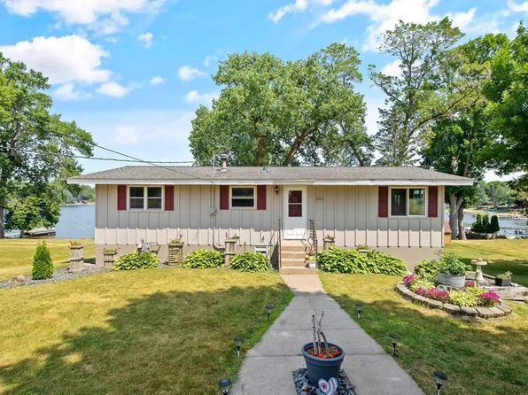 29775 Neal Ave, Lindstrom, MN 55045