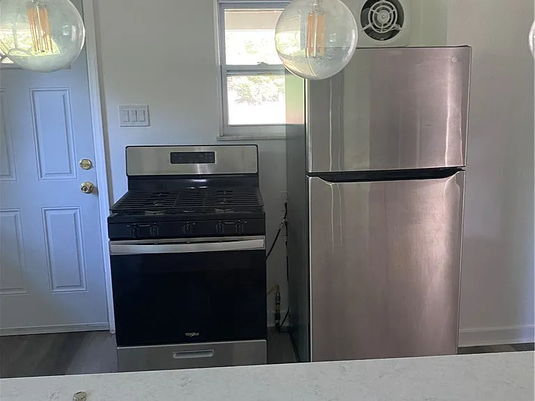 1371 Crucible St — Photo 6