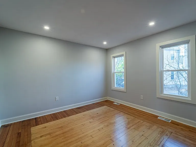 72 Florence St #1 — Photo 9