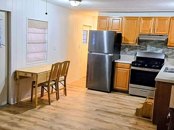 4th image of 15 Pleasant View Dr #15
