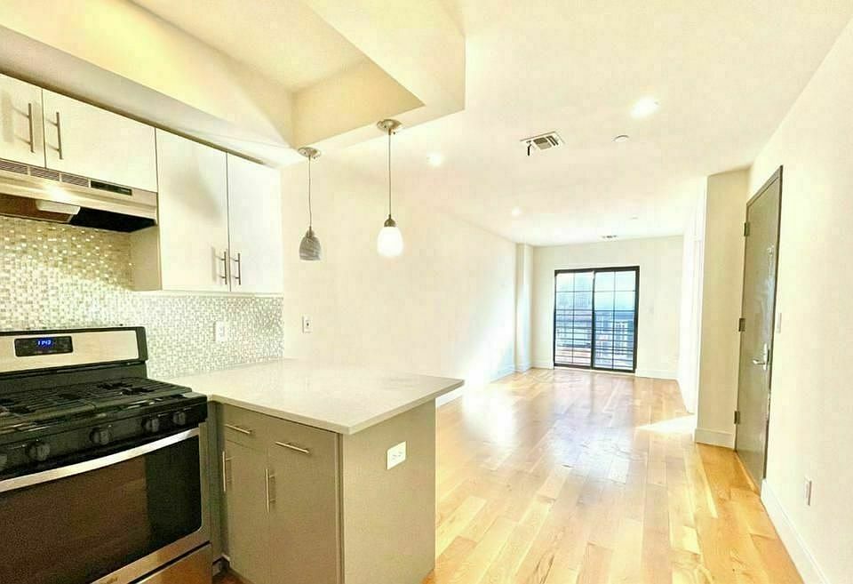 1st image of 25 Fayette St #3F