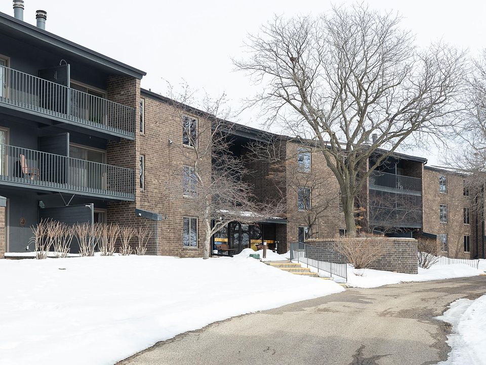 1st image of 5120 W 102nd St APT 202