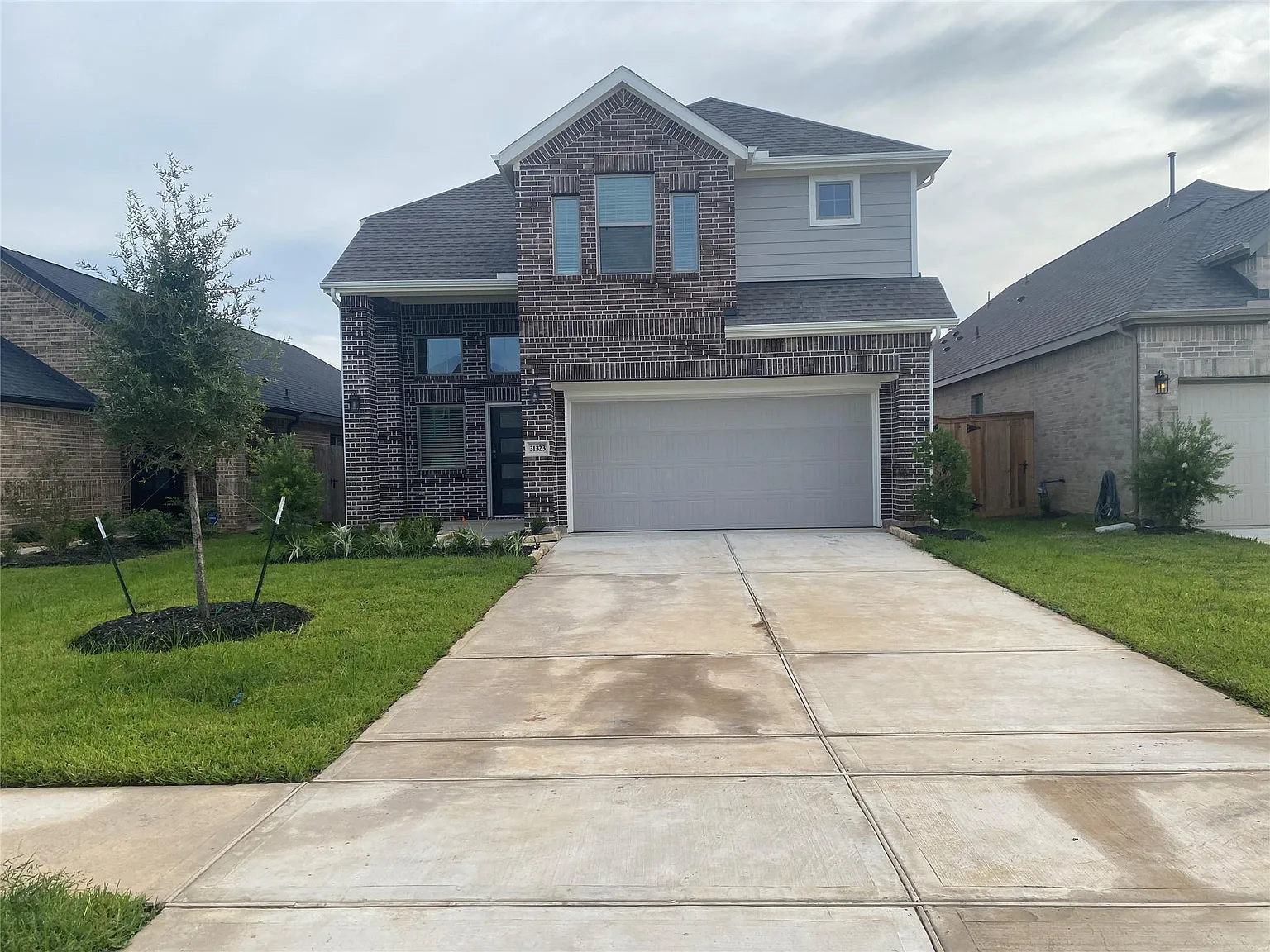4 bed, 3.5 bath, 2472 sqft, $2,750 — Photo 1