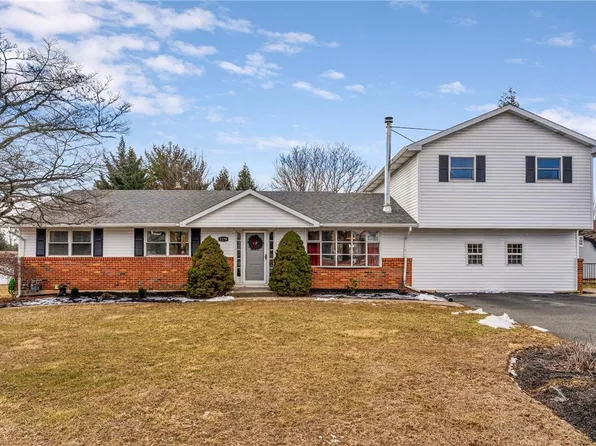 7179 Linden Rd, Macungie, PA 18062