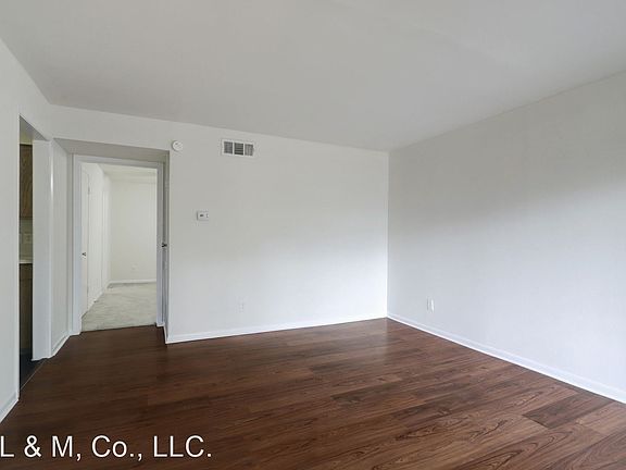 4th image of 229 Westmoreland St APT 8