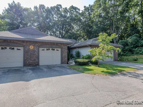 1356 7th St NW, Grand Rapids, MI 49504