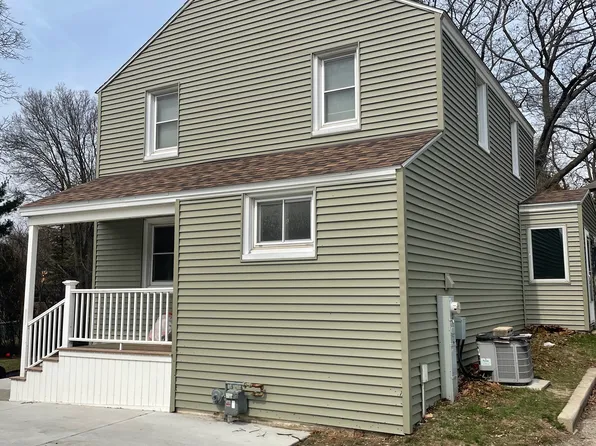 5593 Bluebird Ct, Greendale, WI 53129