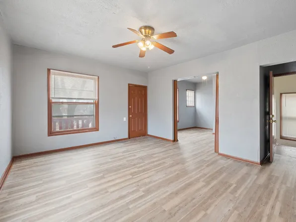 1218 W Locust St #1220, Milwaukee, WI 53206