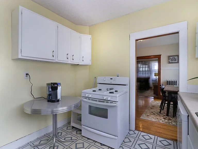 11-13 Holyoke St #1 — Photo 9