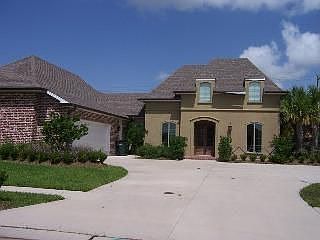 1st image of 270 Riverwood Dr
