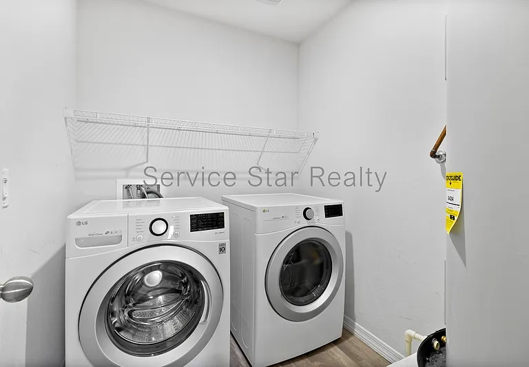 214 W Watson Ct — Photo 22