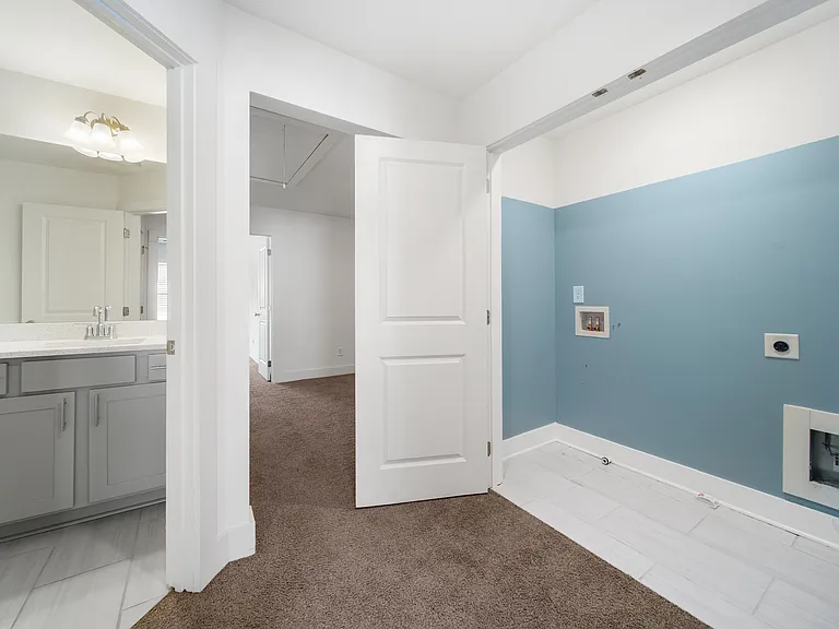 72 Garrison Dr — Photo 15