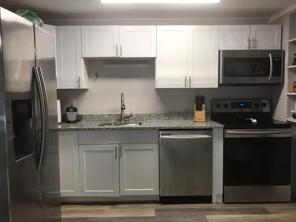 242 Suntan Ave APT B, Sarasota, FL 34237