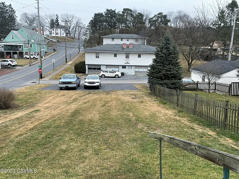 305 Walnut St — Photo 20