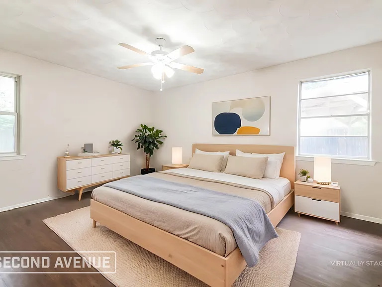 802 Memorial Dr — Photo 12
