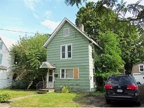 1st image of 28 Amsbry St