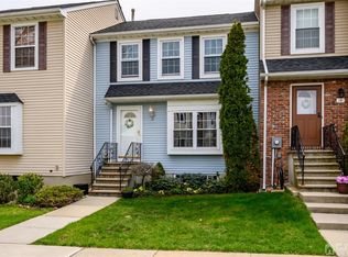 15 Mochen Ct, Sayreville, NJ 08872
