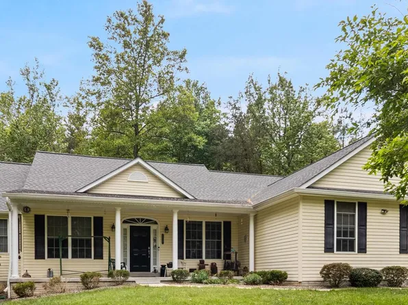 16447 Swans Rest Pl, Hughesville, MD 20637
