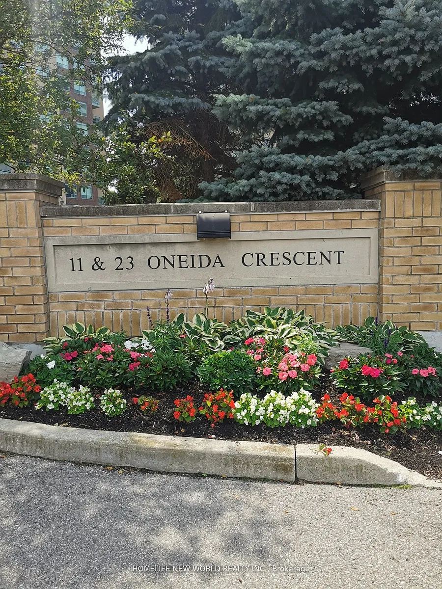 Building Photo - 11 Oneida Cres #401
