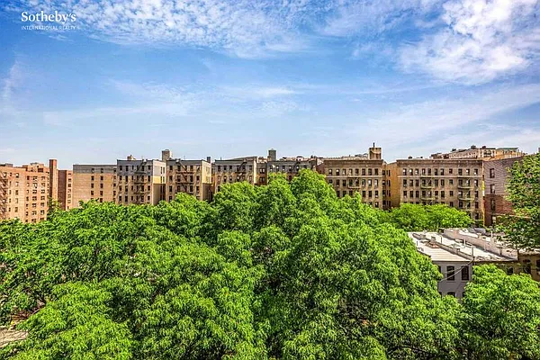 Sold by Sotheby's International Realty | media 6