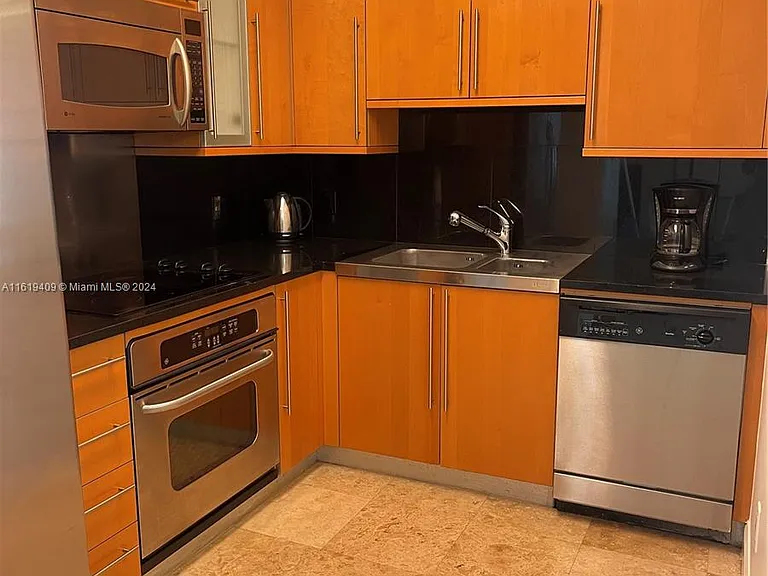 6365 Collins Ave #2610 — Photo 22