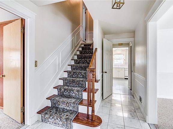 5th image of 20960 Hilliard Blvd