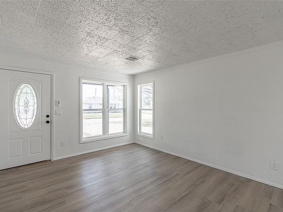 4th image of 1202 Mark St
