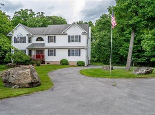 33 Sandra Ln, Monroe, NY 10950
