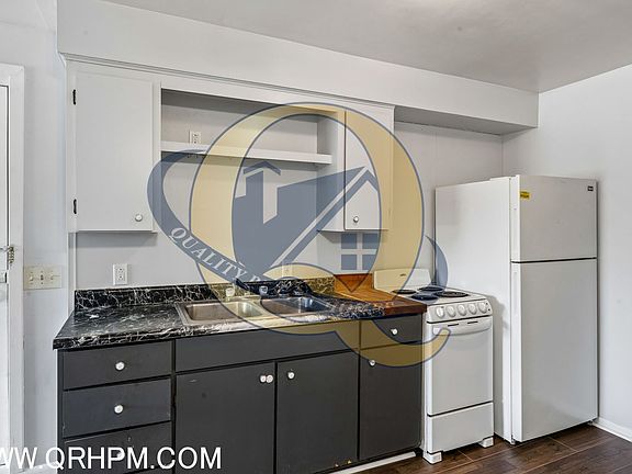 5th image of 111 N Shiawassee St