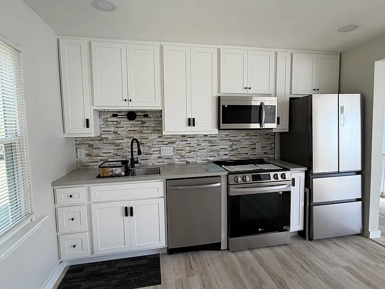 6829 Larry Ln — Photo 4