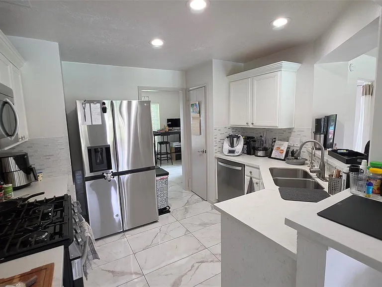 23510 Stratsborough Dr — Photo 9
