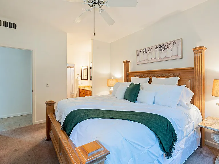 Master Bedroom: King Bed and En-Suite Bathroom