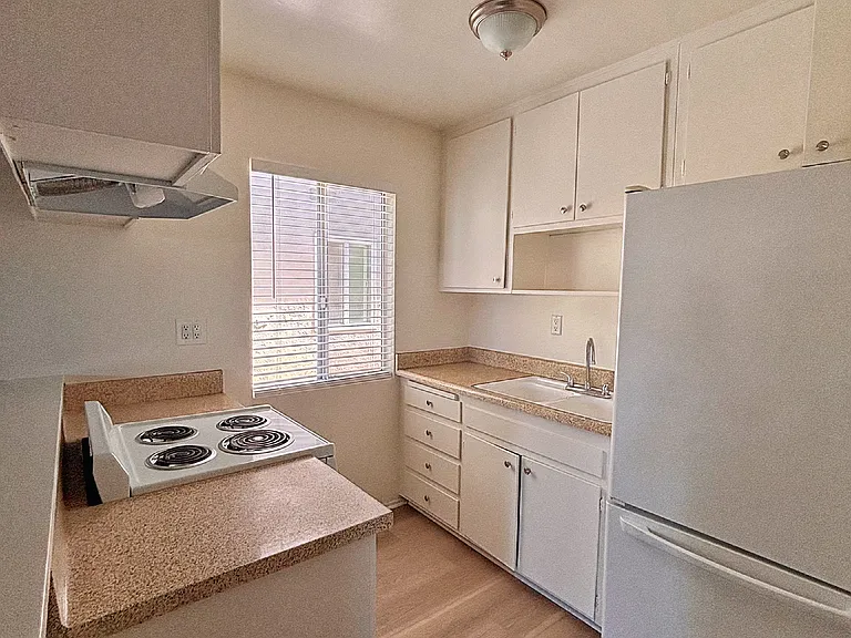 2118 S Broden St #A — Photo 7