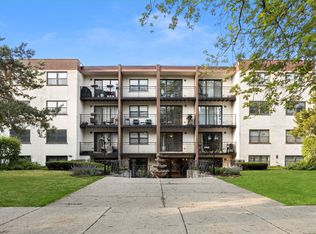 1629 W Sherwin Ave APT 303, Chicago, IL 60626
