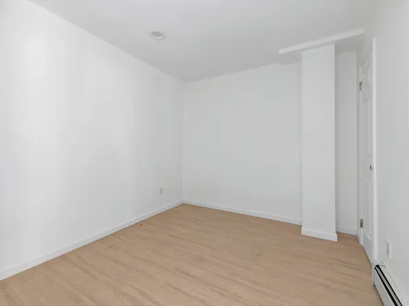 134-43 Maple Avenue image 13 of 14