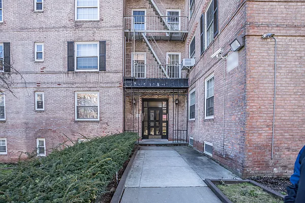 Sold by Queens Real Estate Team | media 24