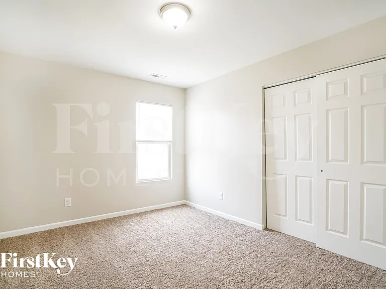 6831 Horseback Ln — Photo 10