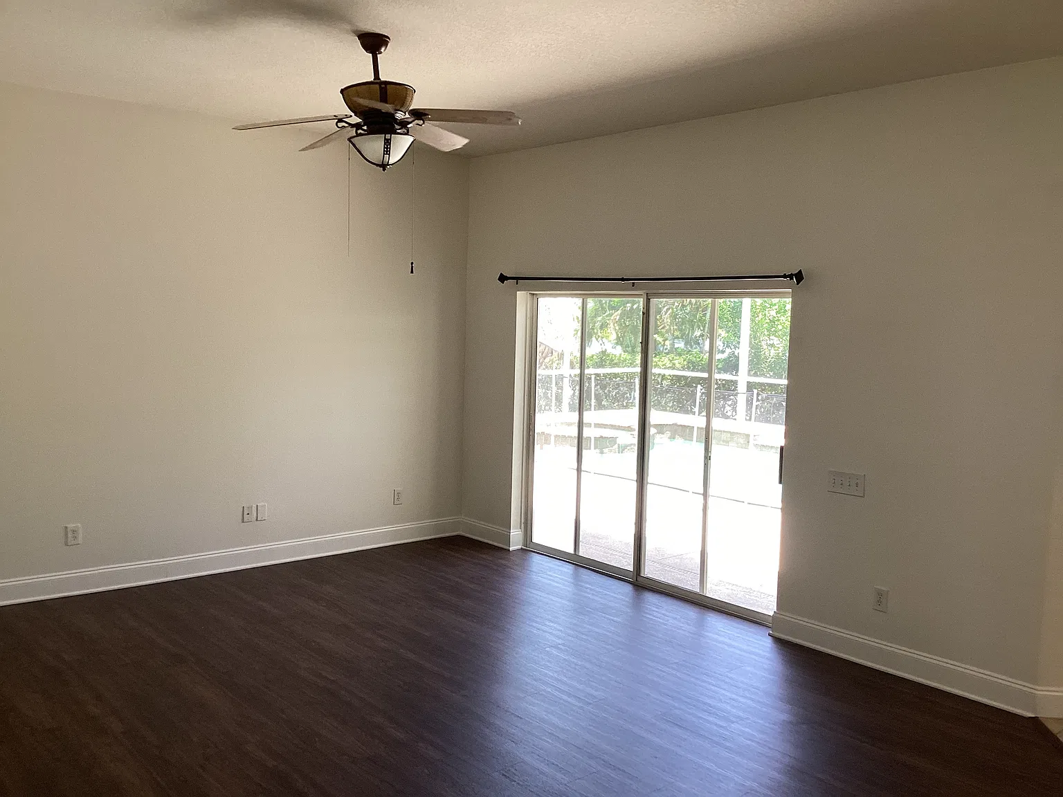 4 bed, 3.0 bath, 2454 sqft, $3,370 — Photo 3