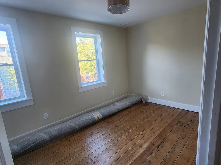 1829 Bank St — Photo 13