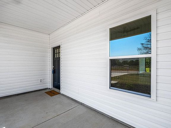 3rd image of 223 Essex Dr