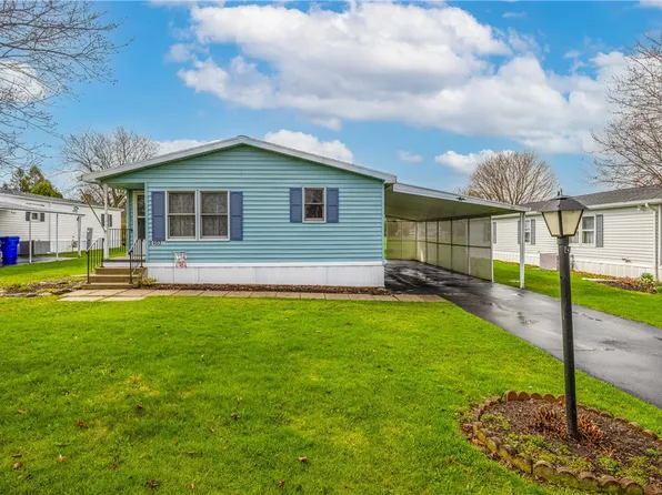 6403 Murphy Dr, Victor, NY 14564