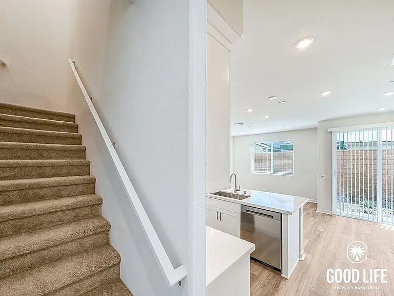 7006 Solara Way — Photo 19