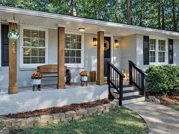 2nd image of 7 Thrushwood Rd NE