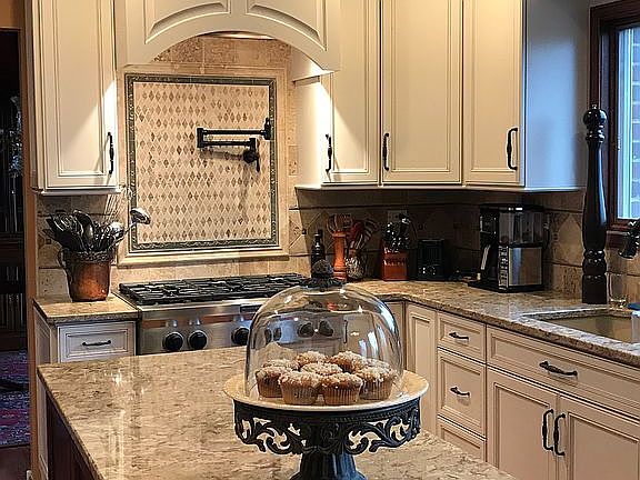 5th image of 22408 Parkview Ln
