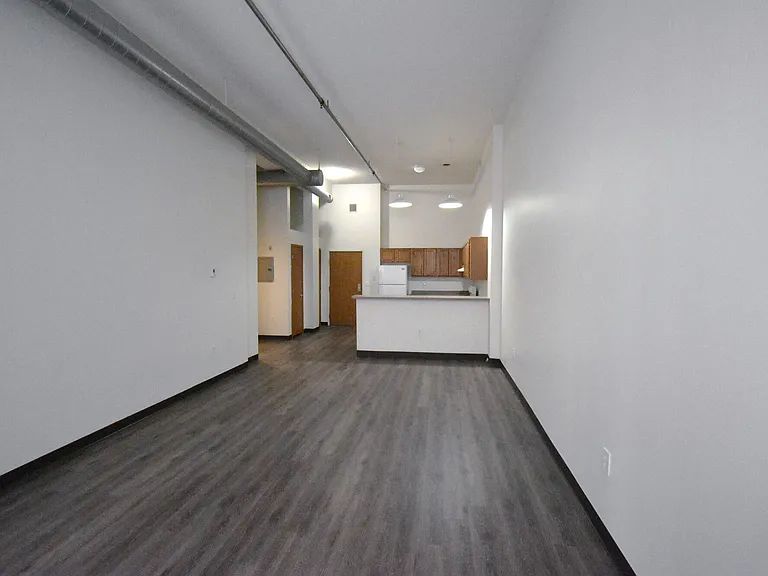 Straus Lofts — Photo 9