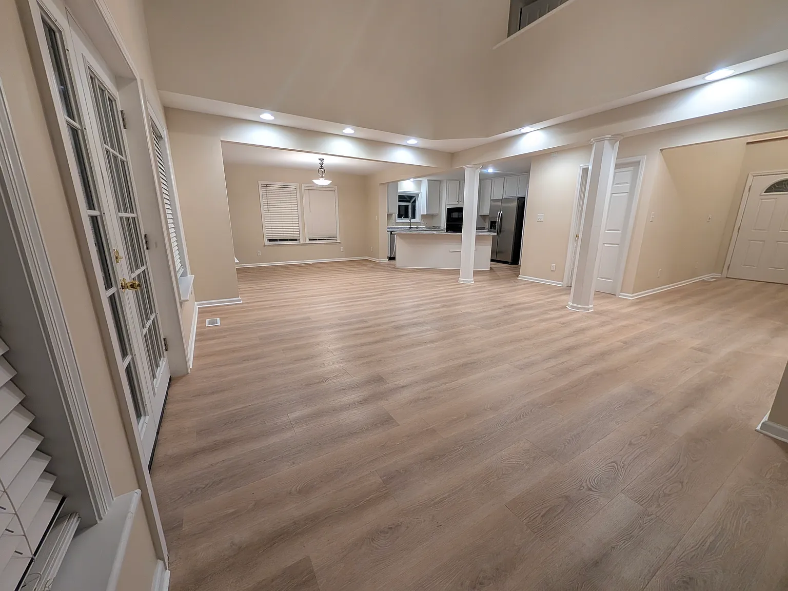 3 bed, 2.5 bath, 2001 sqft, $2,000 — Photo 4