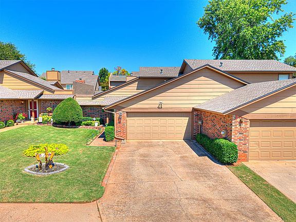 2nd image of 109 Woodbridge Cir