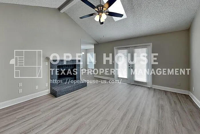 3 bed, 2.0 bath, 1511 sqft, $2,275 — Photo 3