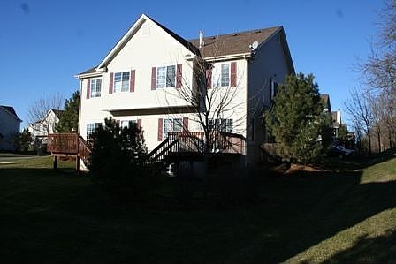 4th image of 647 Windsor Dr